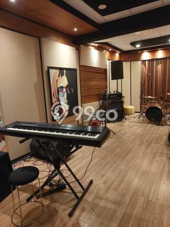 Rumah Elit Modern Tanpa Renovasi di Buah Batu Bandung Rumah Elit Modern Tanpa Renovasi di Buah Batu Bandung