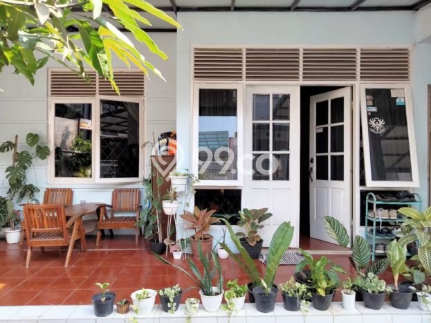 Rumah area , Bandung, Luas 204m2m² Bangunan 300m2m² Rumah area , Bandung, Luas 204m2m² Bangunan 300m2m²