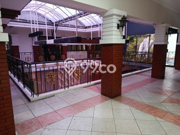 Rumah Kondisi Baik Disewakan di Riau, Bandung LT 1000m2, LB 600m2 Rumah Kondisi Baik Disewakan di Riau, Bandung LT 1000m2, LB 600m2