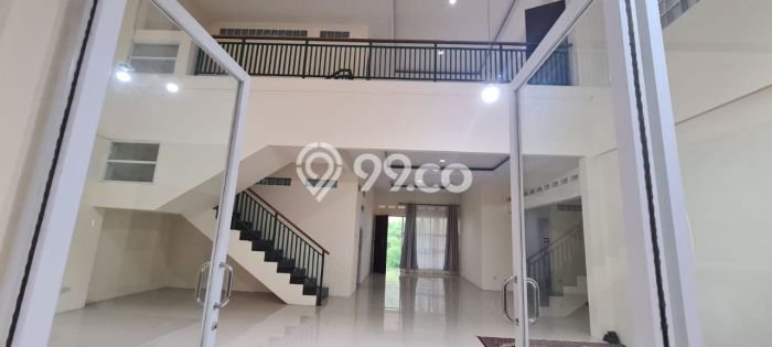 Rumah EXCLUSIVE! di , Bandung, Luas 352m2m² LB 427m2m², BISA KPR Rumah EXCLUSIVE! di , Bandung, Luas 352m2m² LB 427m2m², BISA KPR
