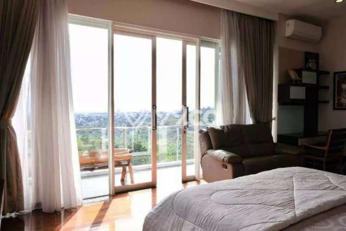 Rumah Asri 5 KT di Bandung Utara, Bandung - LT 647m² Rumah Asri 5 KT di Bandung Utara, Bandung - LT 647m²