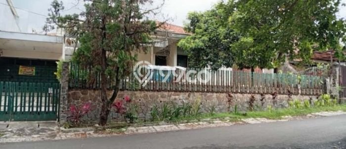 KESEMPATAN EMAS! Rumah area , Bandung, LT 604m2m² Bangunan 358m2m² KESEMPATAN EMAS! Rumah area , Bandung, LT 604m2m² Bangunan 358m2m²