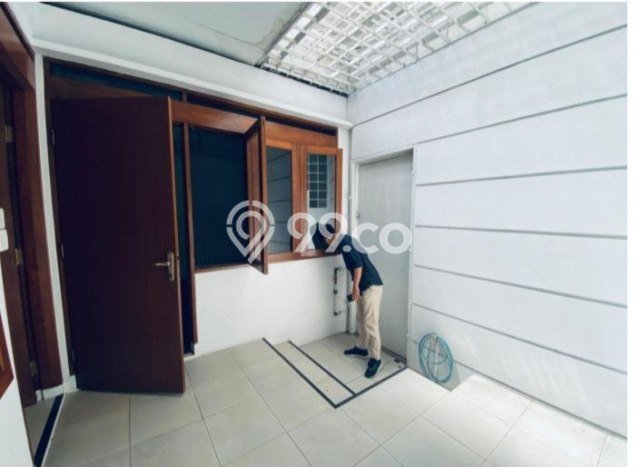 Rumah Bagus Disewakan di Riau, Bandung LT 1060m2, LB 900m2 Rumah Bagus Disewakan di Riau, Bandung LT 1060m2, LB 900m2