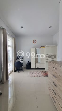 Hunian Cantik Modern Lb 107m2 di BSD, Tangerang Selatan Hunian Cantik Modern Lb 107m2 di BSD, Tangerang Selatan