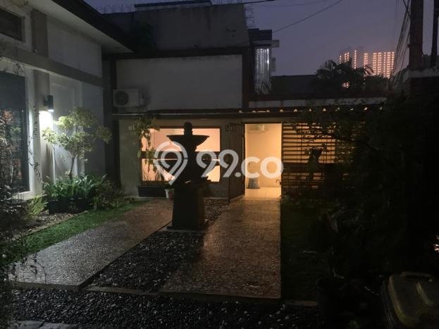 Rumah Elit LB 220m2 Siap Pakai Desain Elegan di Bintaro, Tangerang Selatan Rumah Elit LB 220m2 Siap Pakai Desain Elegan di Bintaro, Tangerang Selatan