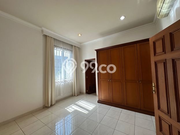 Disewakan Rumah Strategis di Pondok Indah LT 475m2 / LB 500m2 Kondisi Bagus Disewakan Rumah Strategis di Pondok Indah LT 475m2 / LB 500m2 Kondisi Bagus