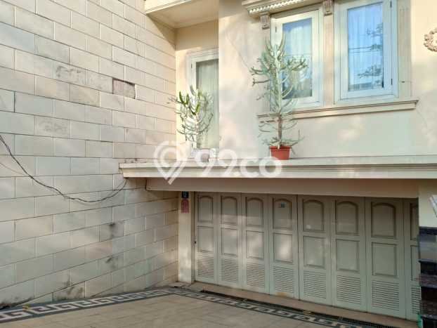 For Sale! Premium House LT 525m2 Desain Modern di Pakuwon CIty For Sale! Premium House LT 525m2 Desain Modern di Pakuwon CIty