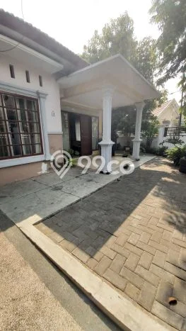Rumah Luxury Modern Tanpa Renovasi di Diponegoro Surabaya Rumah Luxury Modern Tanpa Renovasi di Diponegoro Surabaya
