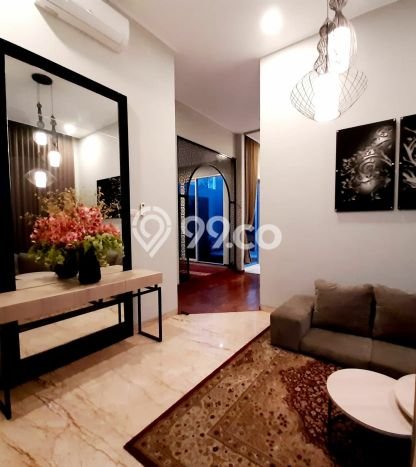 Rumah Elit Modern Tanpa Renovasi di Dharma Husada Surabaya Rumah Elit Modern Tanpa Renovasi di Dharma Husada Surabaya