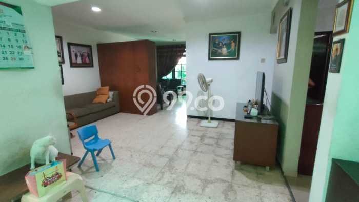 Rumah Luas Asri 6 KT Siap Pakai di Dukuh Kupang Surabaya Rumah Luas Asri 6 KT Siap Pakai di Dukuh Kupang Surabaya