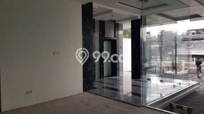 Unit Komersial Dijual di Pancoran Jakarta Selatan 1800m2 Unit Komersial Dijual di Pancoran Jakarta Selatan 1800m2