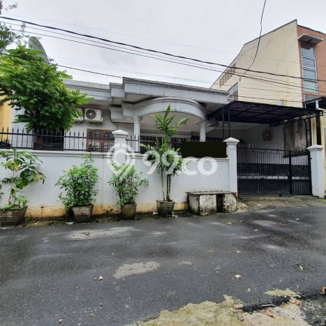 Rumah Mewah Dijual LT 200m2 di Matraman, Jakarta Timur Rumah Mewah Dijual LT 200m2 di Matraman, Jakarta Timur
