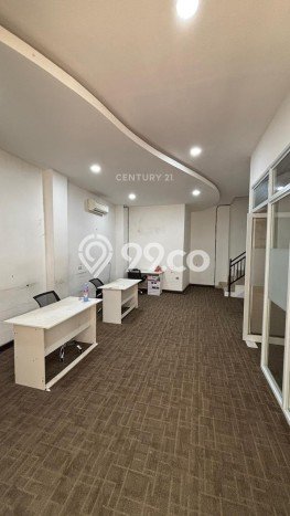 Unit Ruko Disewakan di Lariang Bangi di Area Ramai & Strategis Unit Ruko Disewakan di Lariang Bangi di Area Ramai & Strategis