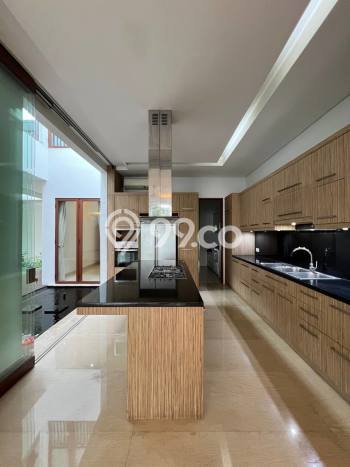 Dijual Rumah Mewah Megah Dengan View Cantik di Kemang, Jakarta Selatan Dijual Rumah Mewah Megah Dengan View Cantik di Kemang, Jakarta Selatan