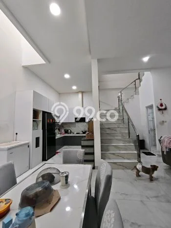 Rumah Mewah LB 150m2 Siap Pakai Desain Elegan di Poris, Tangerang Rumah Mewah LB 150m2 Siap Pakai Desain Elegan di Poris, Tangerang