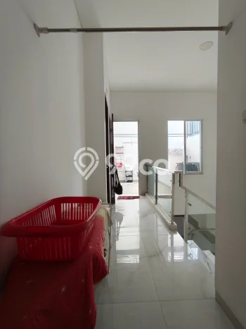 Rumah Mewah LB 150m2 Siap Pakai Desain Elegan di Poris, Tangerang Rumah Mewah LB 150m2 Siap Pakai Desain Elegan di Poris, Tangerang