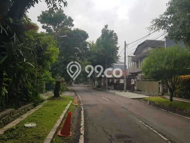 Rumah Mewah LB 240m2 Siap Pakai Desain Elegan di Bandung Kota, Bandung Rumah Mewah LB 240m2 Siap Pakai Desain Elegan di Bandung Kota, Bandung