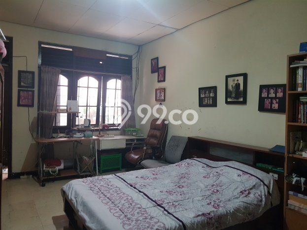 Rumah Mewah LB 350m2 Siap Pakai Desain Elegan di Sayap Dago, Bandung Rumah Mewah LB 350m2 Siap Pakai Desain Elegan di Sayap Dago, Bandung