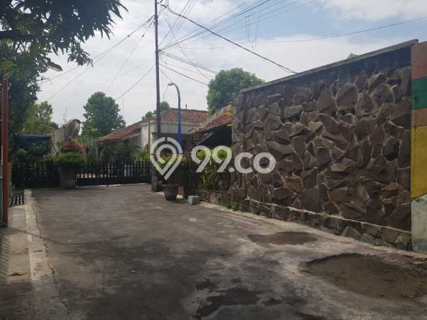 Rumah Strategis Modern Lb 150m2 di Arcamanik, Bandung Rumah Strategis Modern Lb 150m2 di Arcamanik, Bandung