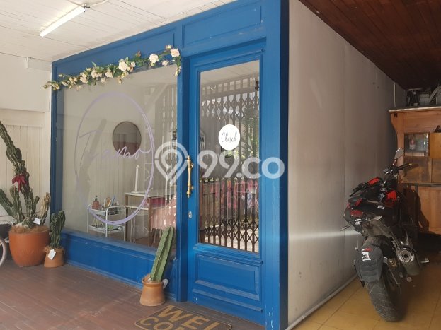 Ready to Use! Premium House LT 887m2 Desain Modern di Supratman Ready to Use! Premium House LT 887m2 Desain Modern di Supratman