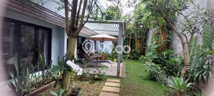 Dijual Rumah Luas Elegan Dengan View Eksklusif di Geger Kalong, Bandung Dijual Rumah Luas Elegan Dengan View Eksklusif di Geger Kalong, Bandung
