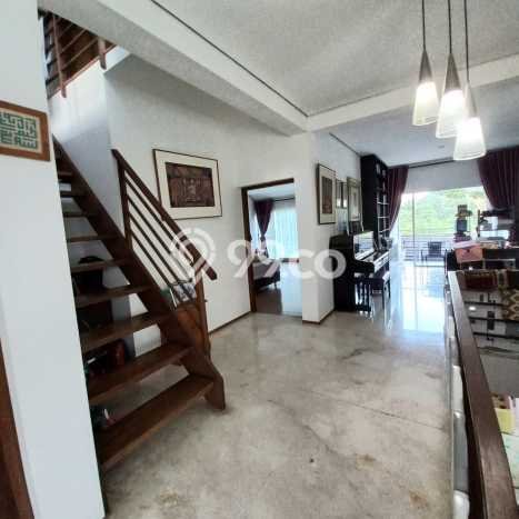 Rumah Elit Modern Tanpa Renovasi di Dago Pakar Bandung Rumah Elit Modern Tanpa Renovasi di Dago Pakar Bandung