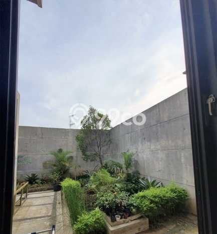 Jual Rumah Mewah Elegan Dengan View Cantik di Surya Sumantri, Bandung Jual Rumah Mewah Elegan Dengan View Cantik di Surya Sumantri, Bandung