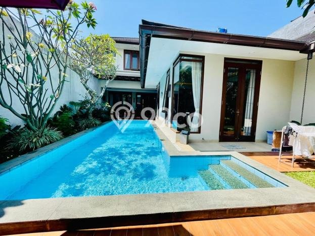 Rumah Elit LB 350m2 Siap Pakai Desain Elegan di Geger Kalong, Bandung Rumah Elit LB 350m2 Siap Pakai Desain Elegan di Geger Kalong, Bandung