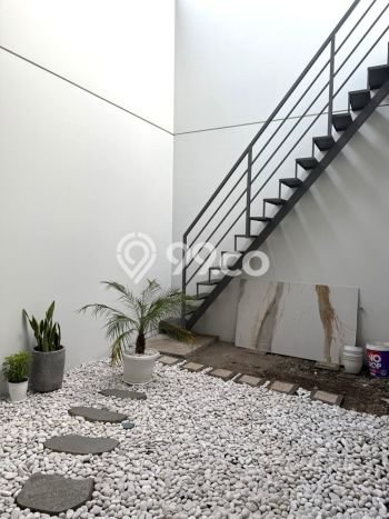 Ready to Use! Luxury House LT 147m2 Desain Elegan di mekar wangi Ready to Use! Luxury House LT 147m2 Desain Elegan di mekar wangi