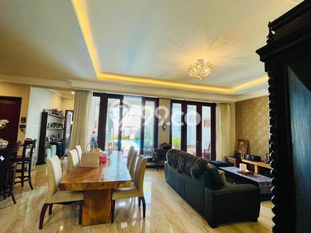 Rumah Elit LB 350m2 Siap Pakai Desain Elegan di Geger Kalong, Bandung Rumah Elit LB 350m2 Siap Pakai Desain Elegan di Geger Kalong, Bandung
