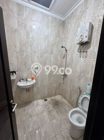 Rumah Minimalis 6 Kamar LT 180m2 di Taman Kopo Indah Rumah Minimalis 6 Kamar LT 180m2 di Taman Kopo Indah
