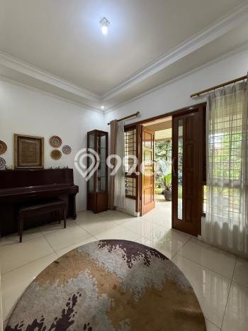 Rumah Elit Modern Tanpa Renovasi di Bintaro Jakarta Selatan Rumah Elit Modern Tanpa Renovasi di Bintaro Jakarta Selatan