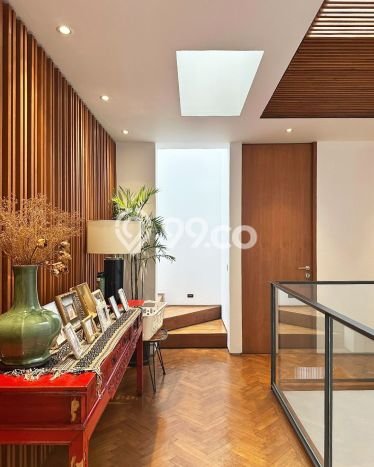 Rumah Luxury Modern Tanpa Renovasi di Bendungan Hilir Jakarta Pusat Rumah Luxury Modern Tanpa Renovasi di Bendungan Hilir Jakarta Pusat