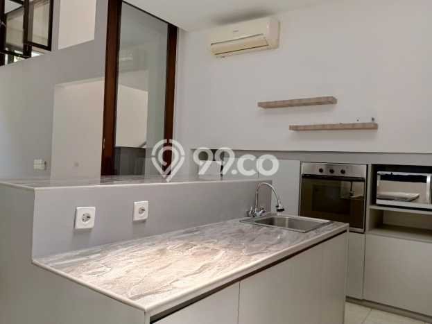 Rumah kawasan Antasari, Akses ke Pusat Kota, 4 KM, LT 300m² LB 200m² Rumah kawasan Antasari, Akses ke Pusat Kota, 4 KM, LT 300m² LB 200m²