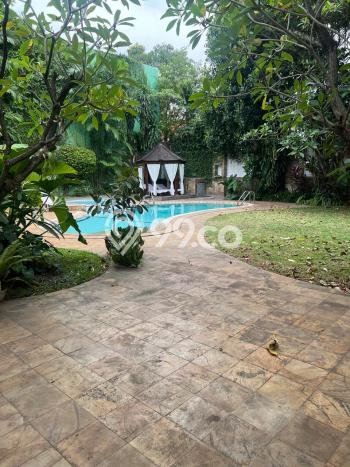 Sewa Rumah Mewah LT 1200m2 / LB 600m2 di Kebayoran Baru, Jakarta Selatan Sewa Rumah Mewah LT 1200m2 / LB 600m2 di Kebayoran Baru, Jakarta Selatan