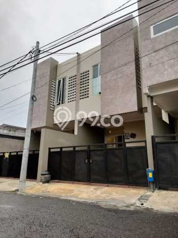 Rumah Kost Dijual di Lowokwaru, Malang, Spesifikasi 8 KT, 8 KM, 150m2 Rumah Kost Dijual di Lowokwaru, Malang, Spesifikasi 8 KT, 8 KM, 150m2