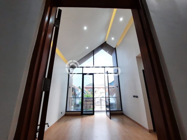 Rumah Luas Asri 4 KT Siap Huni di Graha Raya Tangerang Selatan Rumah Luas Asri 4 KT Siap Huni di Graha Raya Tangerang Selatan