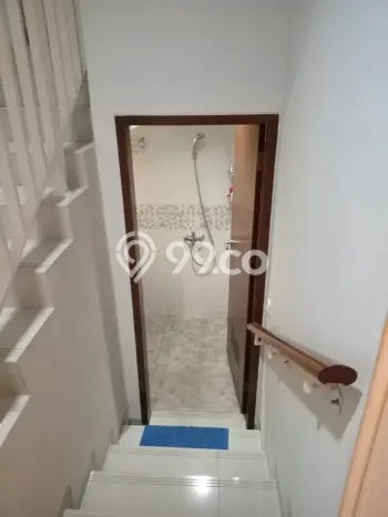 Rumah di Cimahi Utara, Cimahi, Luas 121m2m² Bangunan 170m2m² Rumah di Cimahi Utara, Cimahi, Luas 121m2m² Bangunan 170m2m²