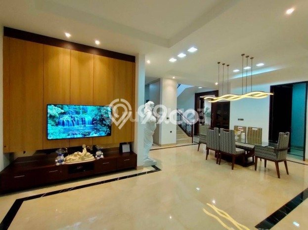 Rumah Elit LB 393m2 Siap Pakai Desain Elegan di Setiabudi, Bandung Rumah Elit LB 393m2 Siap Pakai Desain Elegan di Setiabudi, Bandung
