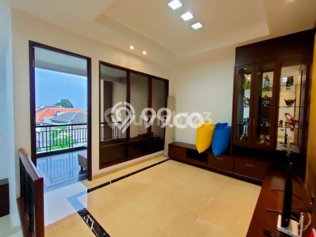 Rumah Elit LB 393m2 Siap Pakai Desain Elegan di Setiabudi, Bandung Rumah Elit LB 393m2 Siap Pakai Desain Elegan di Setiabudi, Bandung