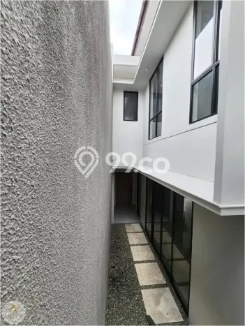 Rumah Elit LB 180m2 Siap Pakai Desain Elegan di Setra Duta, Bandung Rumah Elit LB 180m2 Siap Pakai Desain Elegan di Setra Duta, Bandung