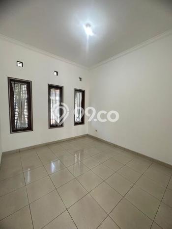 SPECIAL PRICE! Rumah Asri lokasi , LT 300m2m² Bangunan 225m2m² SPECIAL PRICE! Rumah Asri lokasi , LT 300m2m² Bangunan 225m2m²