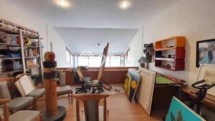 Rumah Mewah LT 495m2m² Dekat Pusat Kota di , Bandung Rumah Mewah LT 495m2m² Dekat Pusat Kota di , Bandung