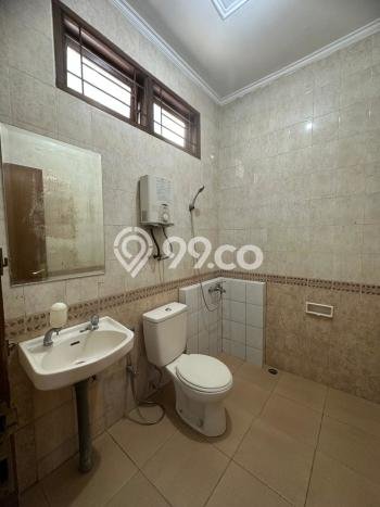 SPECIAL PRICE! Rumah Asri lokasi , LT 300m2m² Bangunan 225m2m² SPECIAL PRICE! Rumah Asri lokasi , LT 300m2m² Bangunan 225m2m²