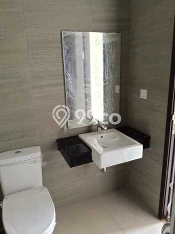 Rumah Strategis di Pantai Indah Kapuk 2, 3 KM, Lingkungan Nyaman, LT 200m² Bangunan 280m² Rumah Strategis di Pantai Indah Kapuk 2, 3 KM, Lingkungan Nyaman, LT 200m² Bangunan 280m²