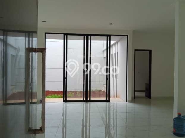 Rumah Strategis di Pantai Indah Kapuk 2, 3 KM, Lingkungan Nyaman, LT 200m² Bangunan 280m² Rumah Strategis di Pantai Indah Kapuk 2, 3 KM, Lingkungan Nyaman, LT 200m² Bangunan 280m²