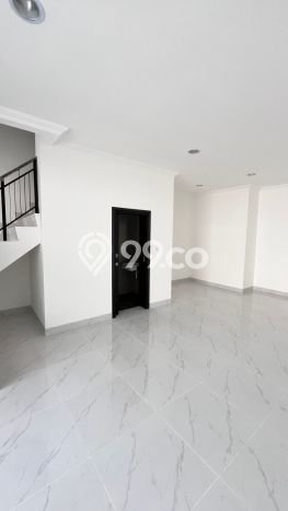 Rumah di Pantai Indah Kapuk 2, 3 KM, Dekat Rumah Sakit, Luas 120m2m² Bangunan 179m2m² Rumah di Pantai Indah Kapuk 2, 3 KM, Dekat Rumah Sakit, Luas 120m2m² Bangunan 179m2m²