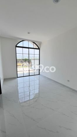 Rumah di Pantai Indah Kapuk 2, 3 KM, Dekat Rumah Sakit, Luas 120m2m² Bangunan 179m2m² Rumah di Pantai Indah Kapuk 2, 3 KM, Dekat Rumah Sakit, Luas 120m2m² Bangunan 179m2m²