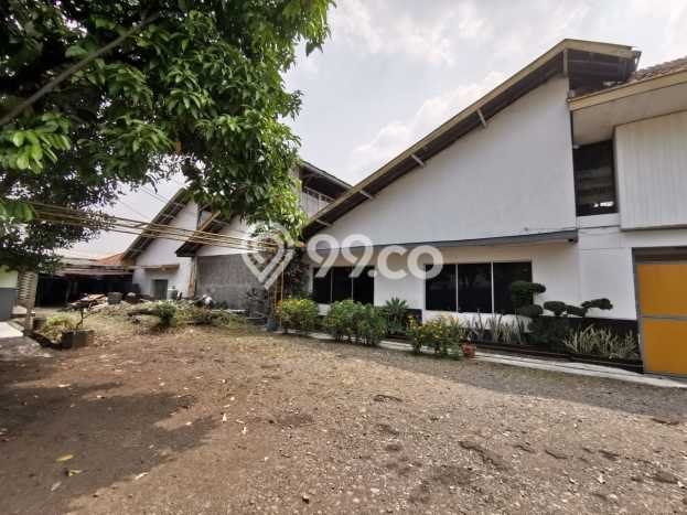 Gudang Kawasan Bandung Kulon, Luas 2200m², Area Komersial, Ramai Gudang Kawasan Bandung Kulon, Luas 2200m², Area Komersial, Ramai
