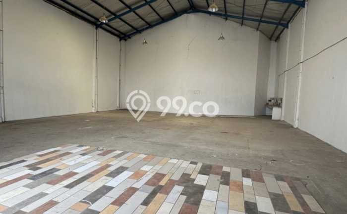 For Rent Gudang di Taman Kopo Indah, Luas 218m², Kawasan Berkembang For Rent Gudang di Taman Kopo Indah, Luas 218m², Kawasan Berkembang